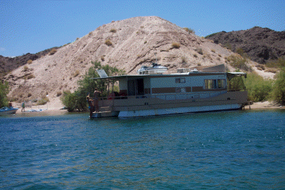 Approaching the houseboat