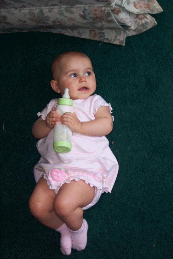 Look at me, I can hold my own bottle