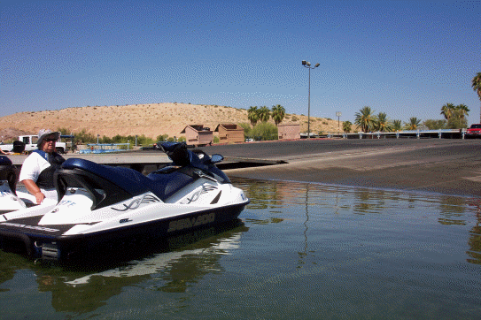 Fighting the crowd at Katherine Landing